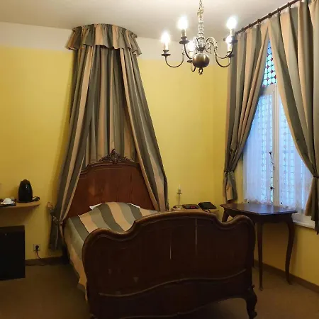 Erasmus Hotel 2*