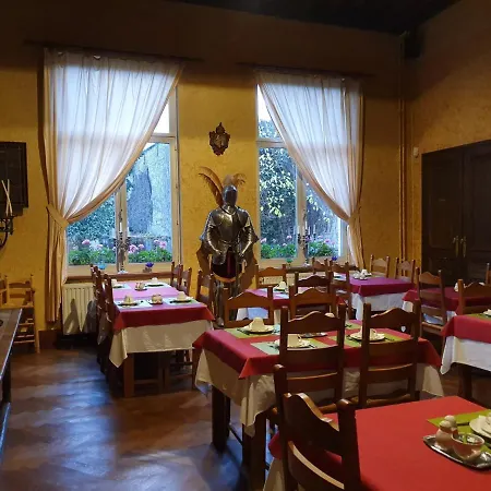 Erasmus Hotel 2*